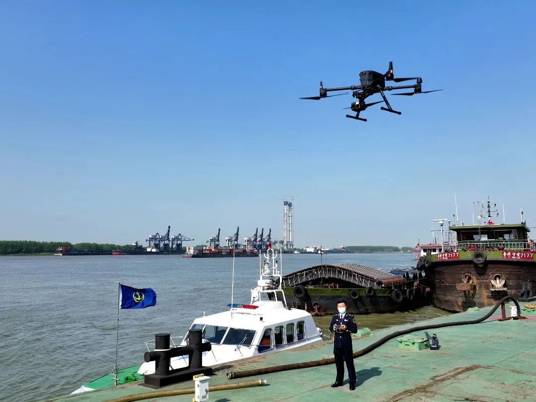 首飛成功!長江南京段實現無人機巡檢常態化 (圖1) 首飛成功!長江南京段實現無人機巡檢常態化 (圖1)