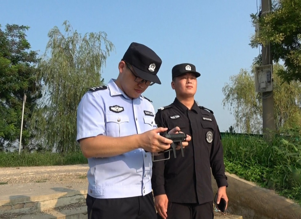 蕭縣利用無人機開展重點水域巡邏防溺水(圖2) 蕭縣利用無人機開展重點水域巡邏防溺水(圖2)