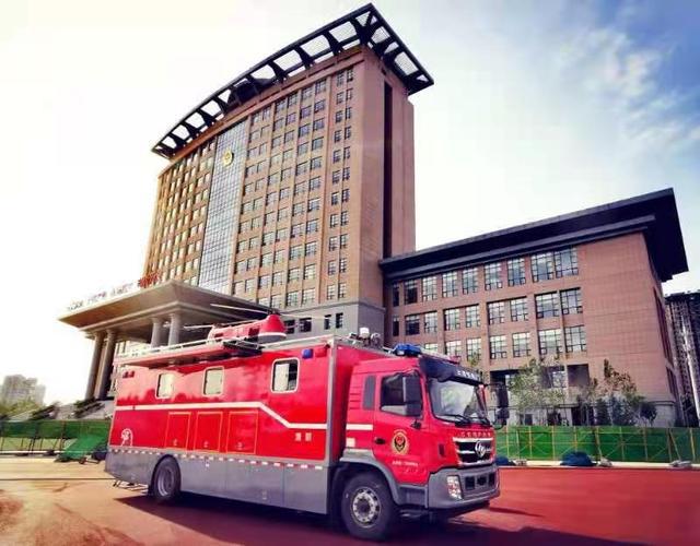 旋翼無人機(jī)實現(xiàn)了在百米以上高層建筑滅火(圖3) 旋翼無人機(jī)實現(xiàn)了在百米以上高層建筑滅火(圖3)