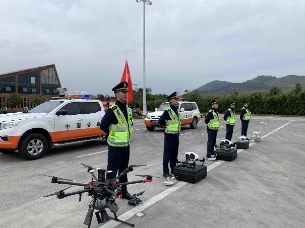 無人機24小時保障京珠北、樂廣北高速春運出行順暢(圖1) 無人機24小時保障京珠北、樂廣北高速春運出行順暢(圖1)